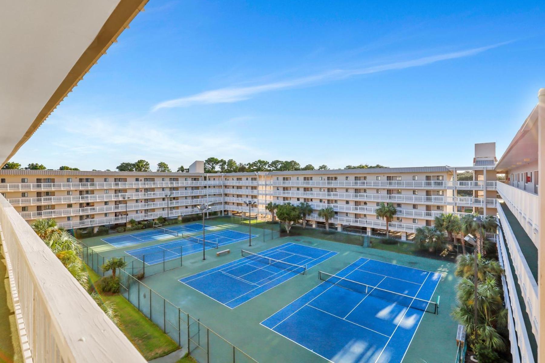 Appartamento Welcome To Your Beachside Escape! Hilton Head Island Esterno foto